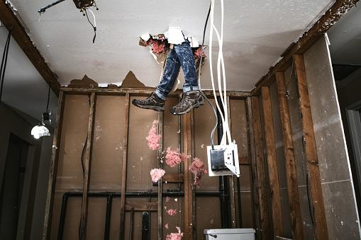 8 Ways To Spot A Home Improvement Scam